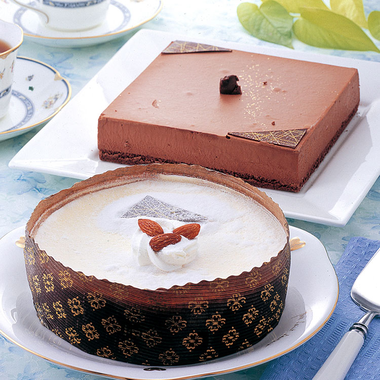 青山「ランス」　レストランの本格ケーキセット
