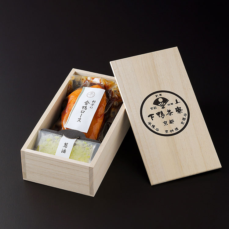 料亭の合鴨ロース（木箱）