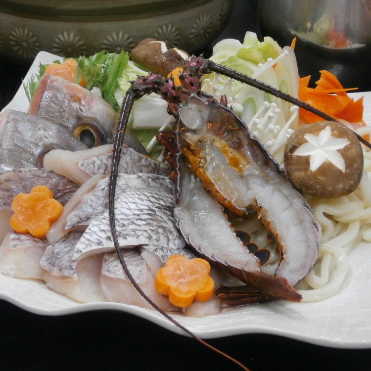 徳島「吟月」天然伊勢海老と鯛の祝い鍋