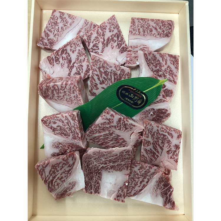【創業６５周年限定１０セット】国産黒毛和牛不揃いのカットステーキ用５００ｇ